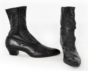 Botines altos con botones