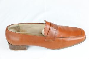 Zapato marrón camel tipo mocasín
