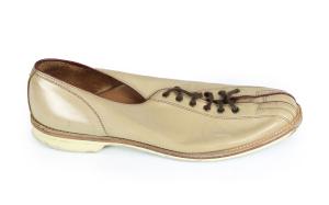 Zapatos de criquet caballero.