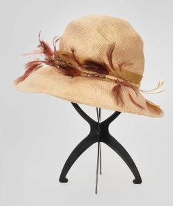 Sombrero de rafia fina en tonos marrones